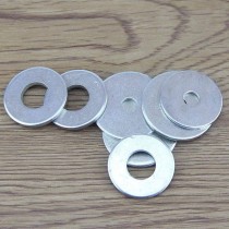 Rondella piatta in ferro zincato larga Ø 6x18mm per fissaggio viti e bulloni - Rondella piatta in ferro zincato larga. UNI 659